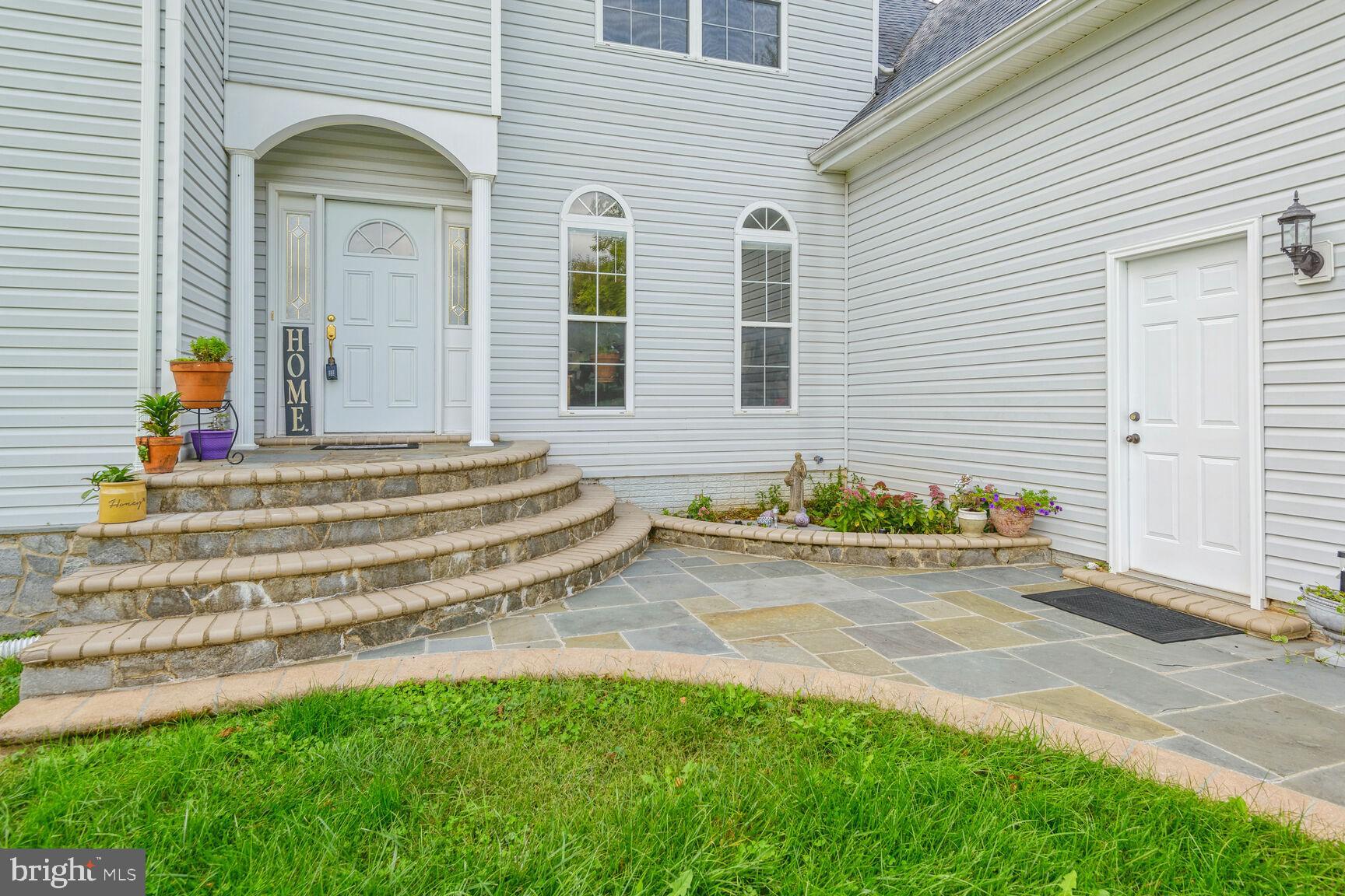 4232 Lawnvale Drive Gainesville, VA 20155 - Photo 5 of 36