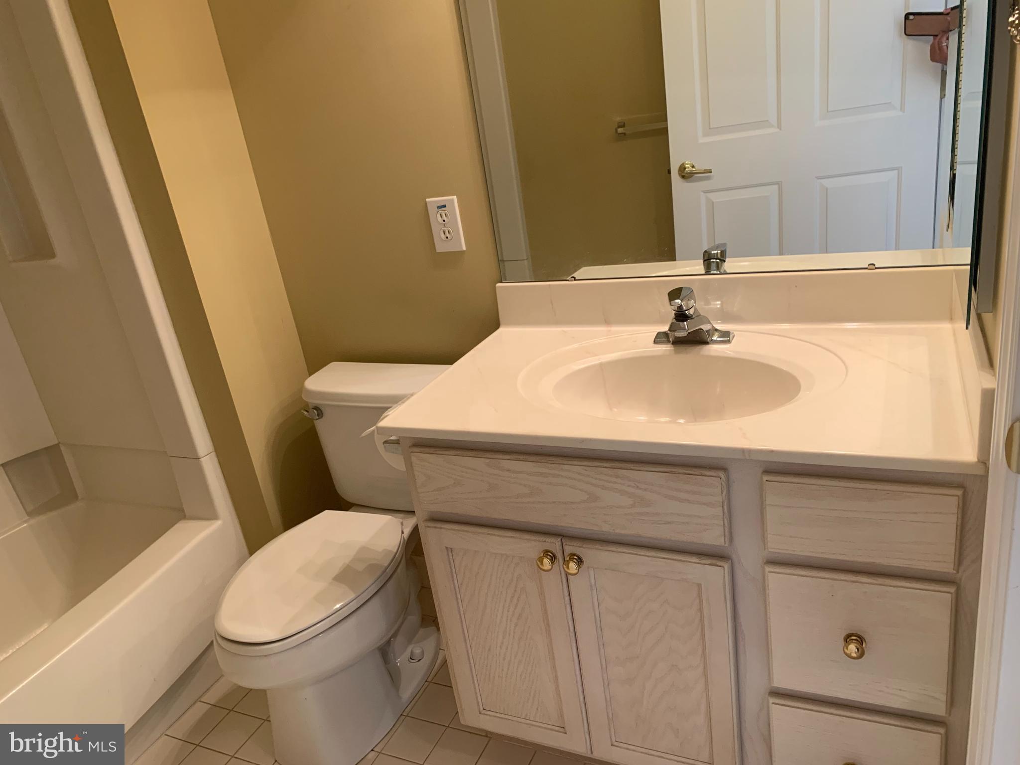 1619 Yorktown Road, Unit 49 Jamison, PA 18929 - Photo 26 of 39 First floor full bathroom