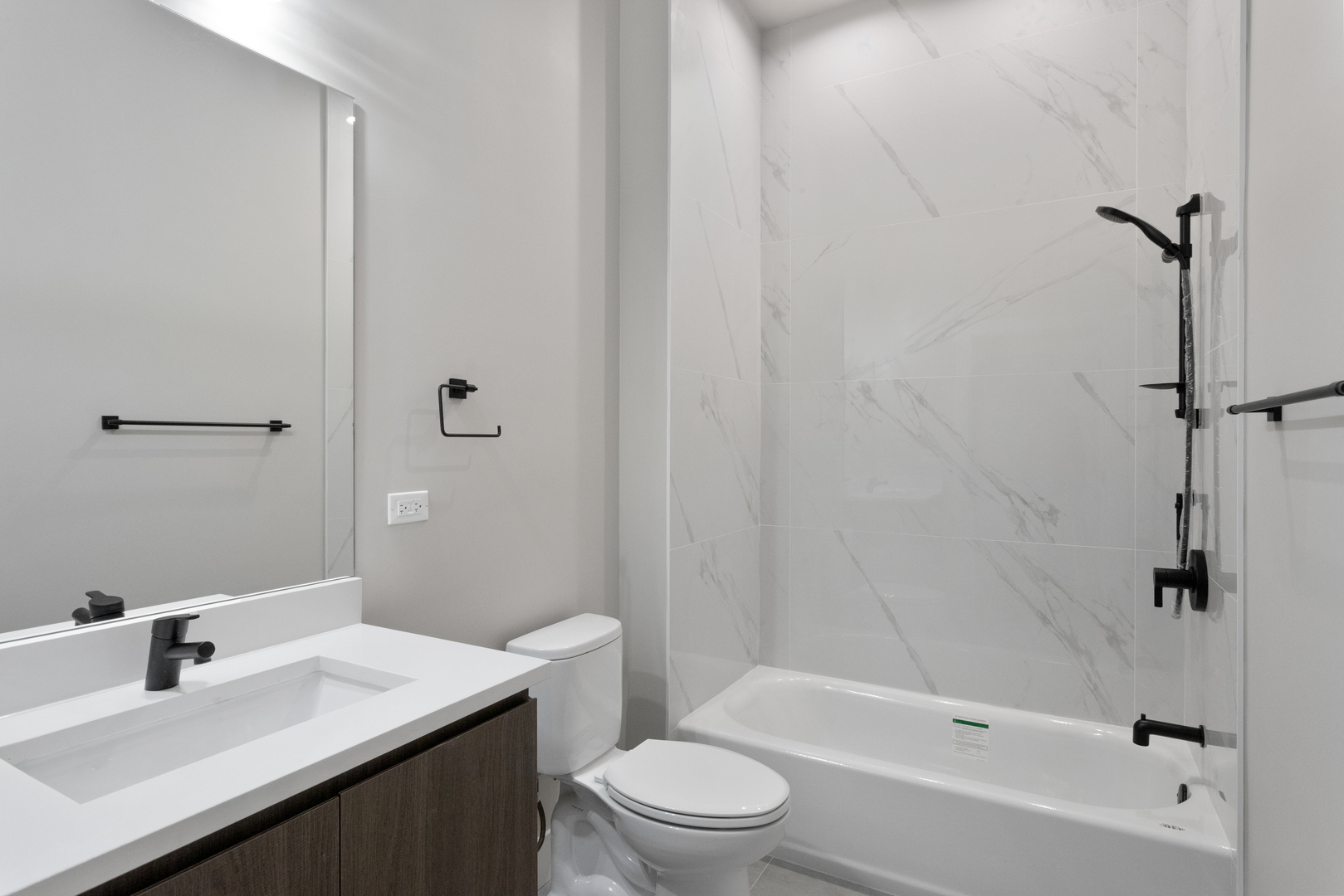 2475 West Foster Avenue, Unit 206 Chicago, IL 60625 - Photo 10 of 23