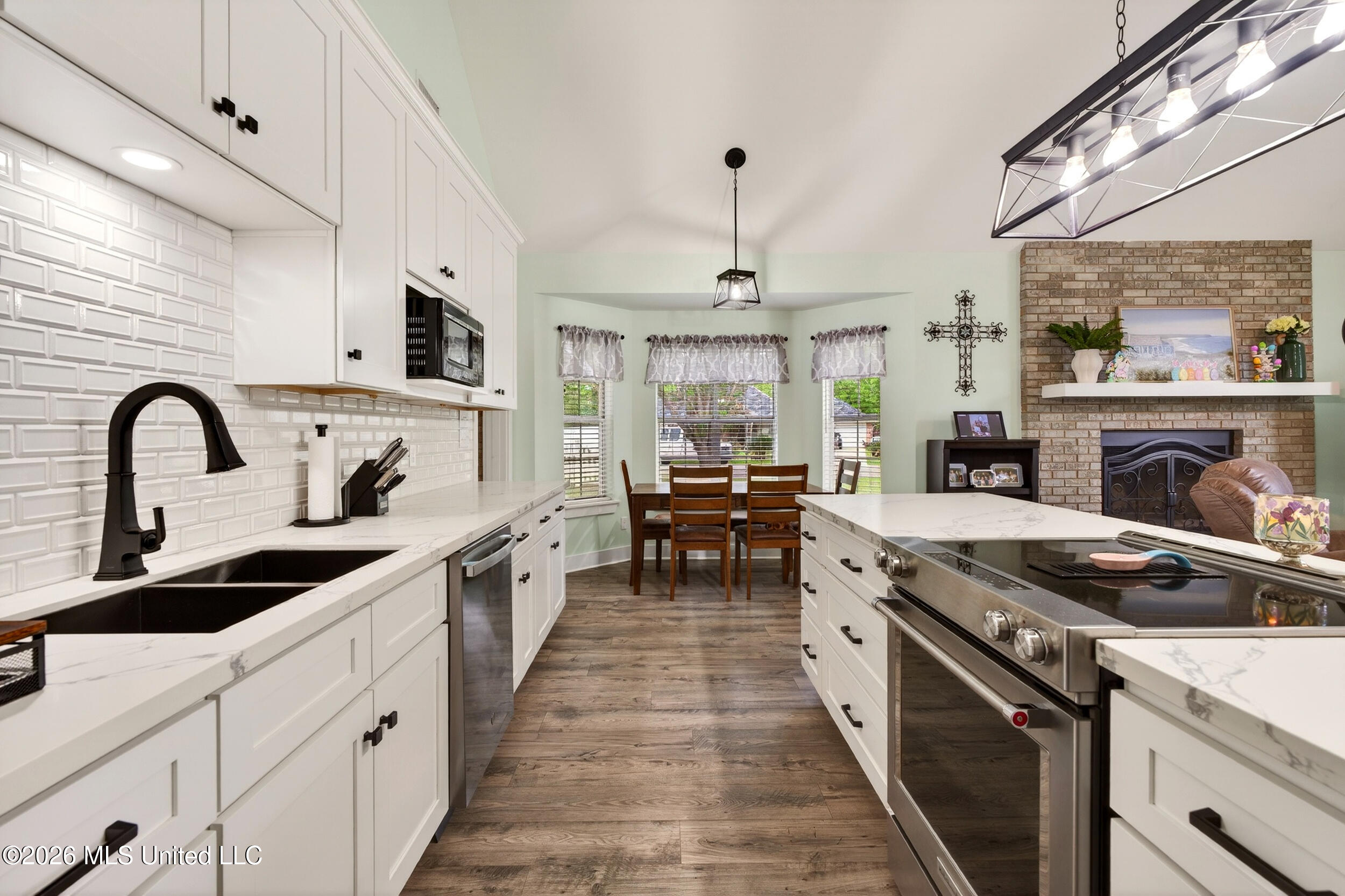 8007 Fishook Lane Picayune, MS 39466 - Photo 13 of 59 21_kitchen5