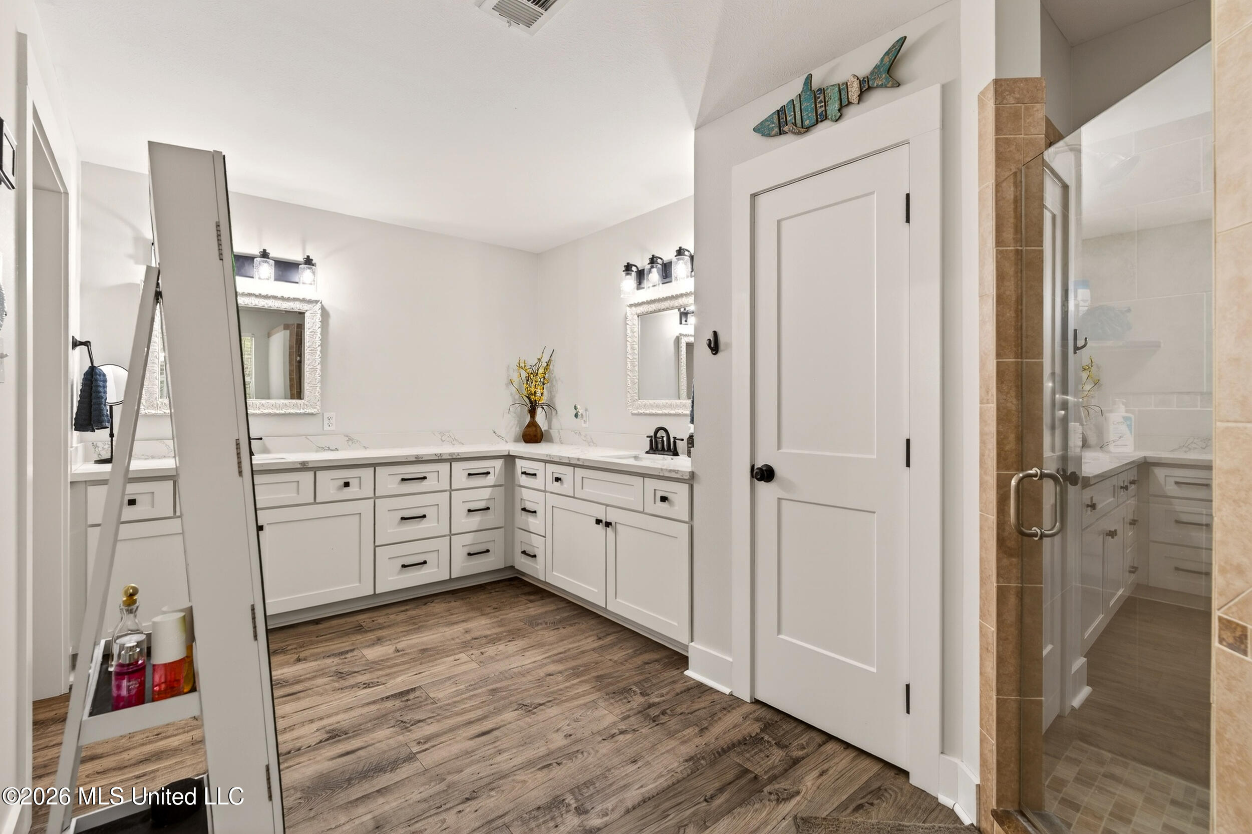 8007 Fishook Lane Picayune, MS 39466 - Photo 27 of 59 38_masterbathroom5