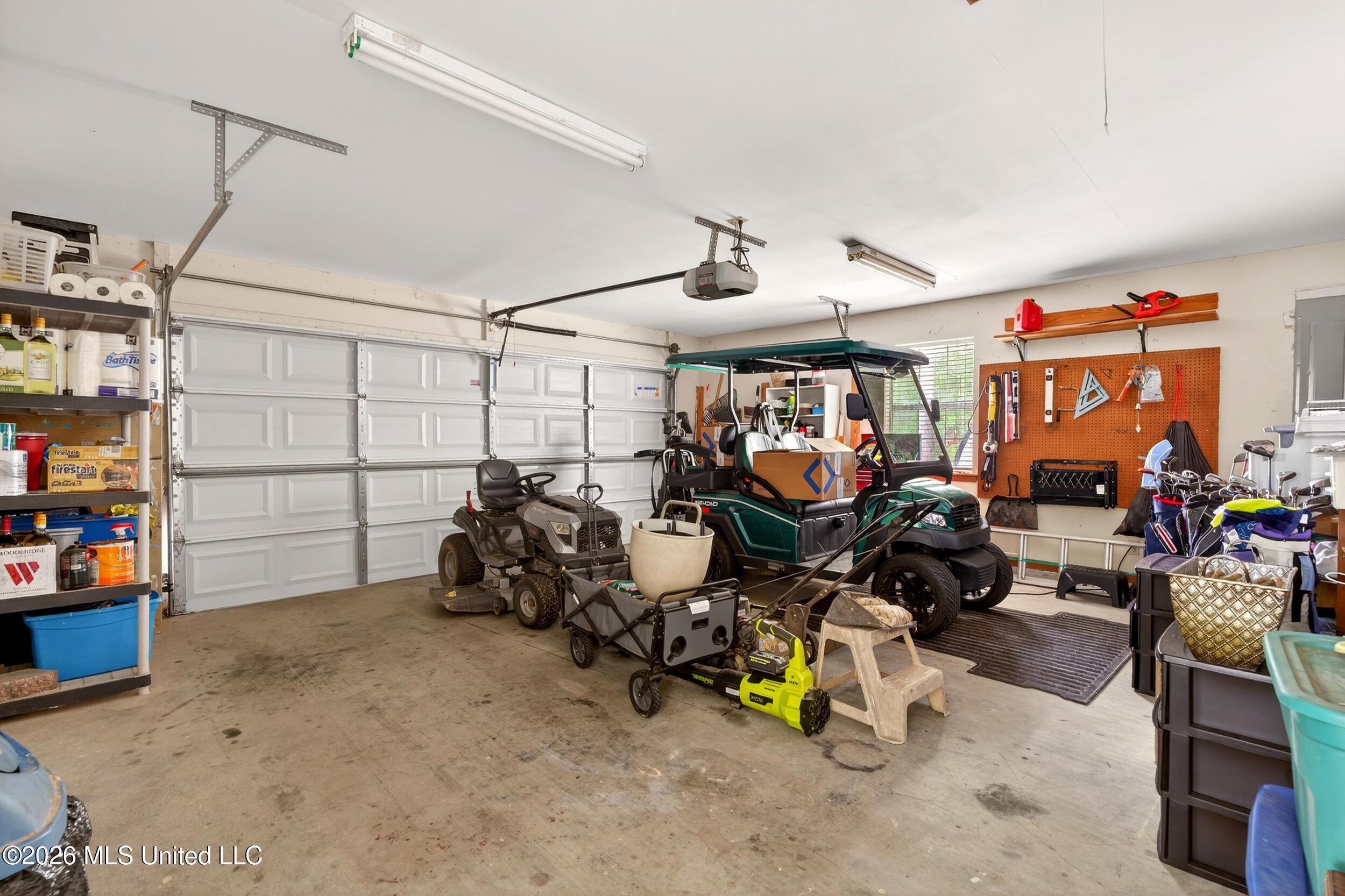 8007 Fishook Lane Picayune, MS 39466 - Photo 40 of 59 49_garage