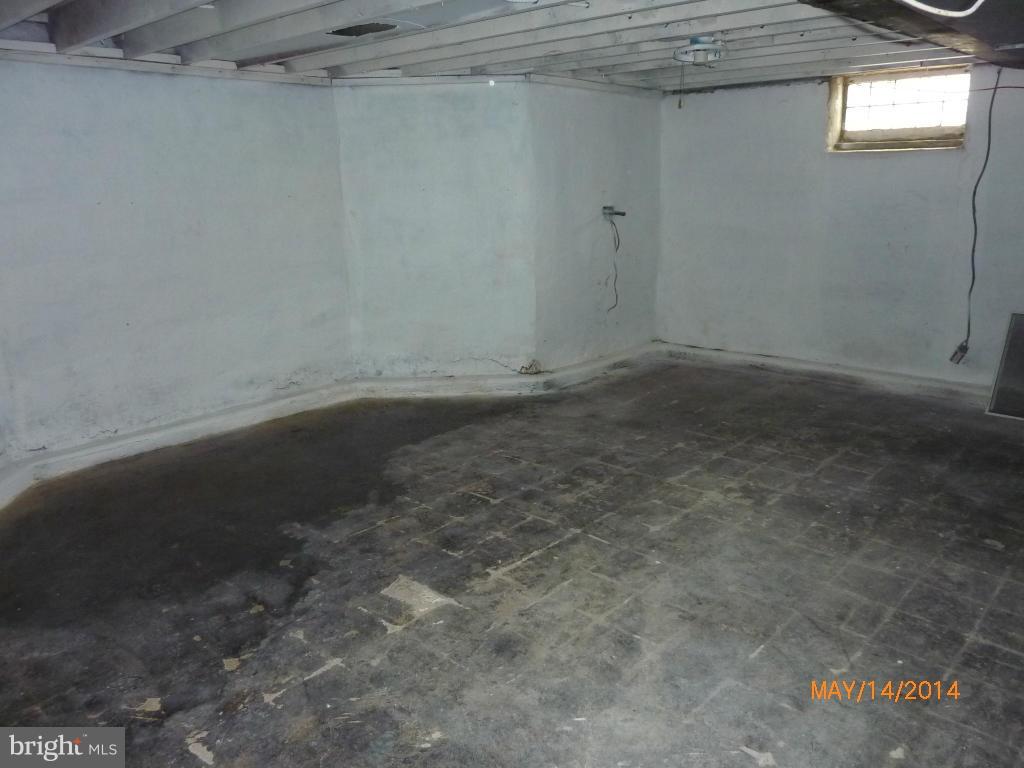 8321 Philadelphia Road Baltimore, MD 21237 - Photo 14 of 15 a view of a room with an empty space