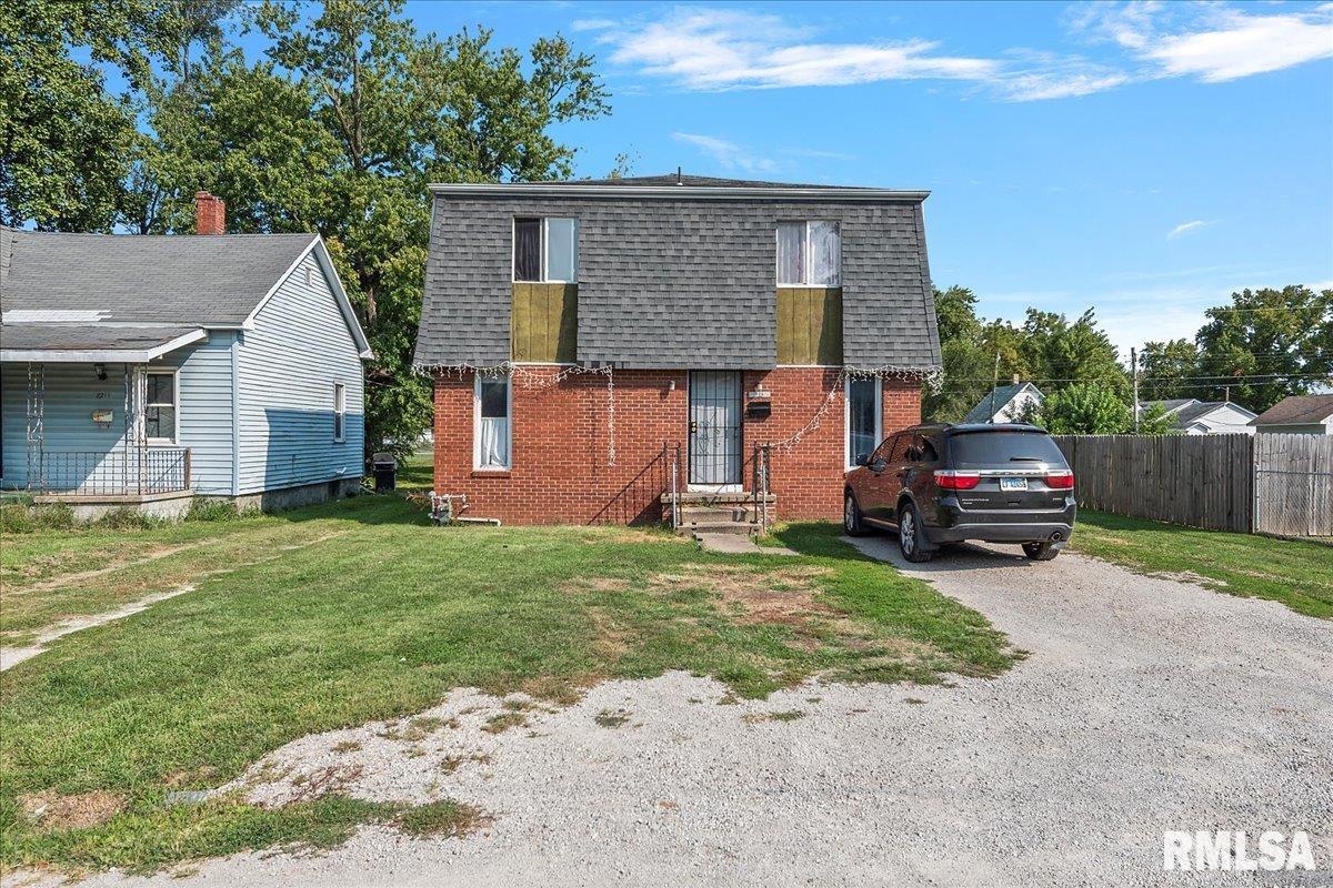2215 East Cedar Street Springfield, IL 62703 - Photo 1 of 26