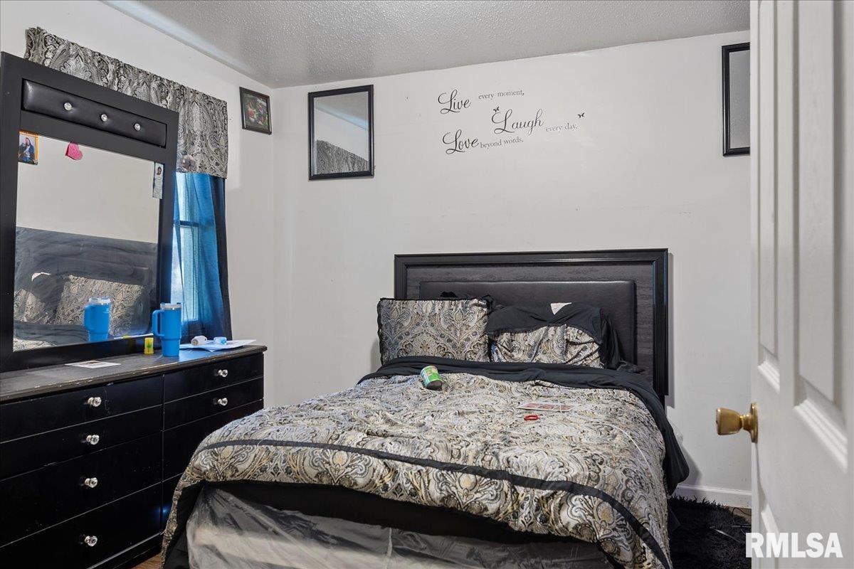2215 East Cedar Street Springfield, IL 62703 - Photo 12 of 26