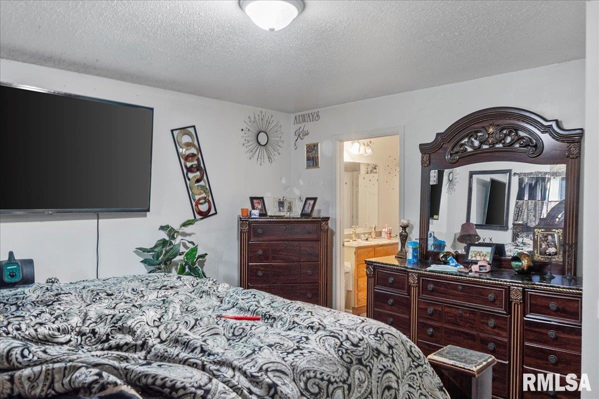 2215 East Cedar Street Springfield, IL 62703 - Photo 17 of 26