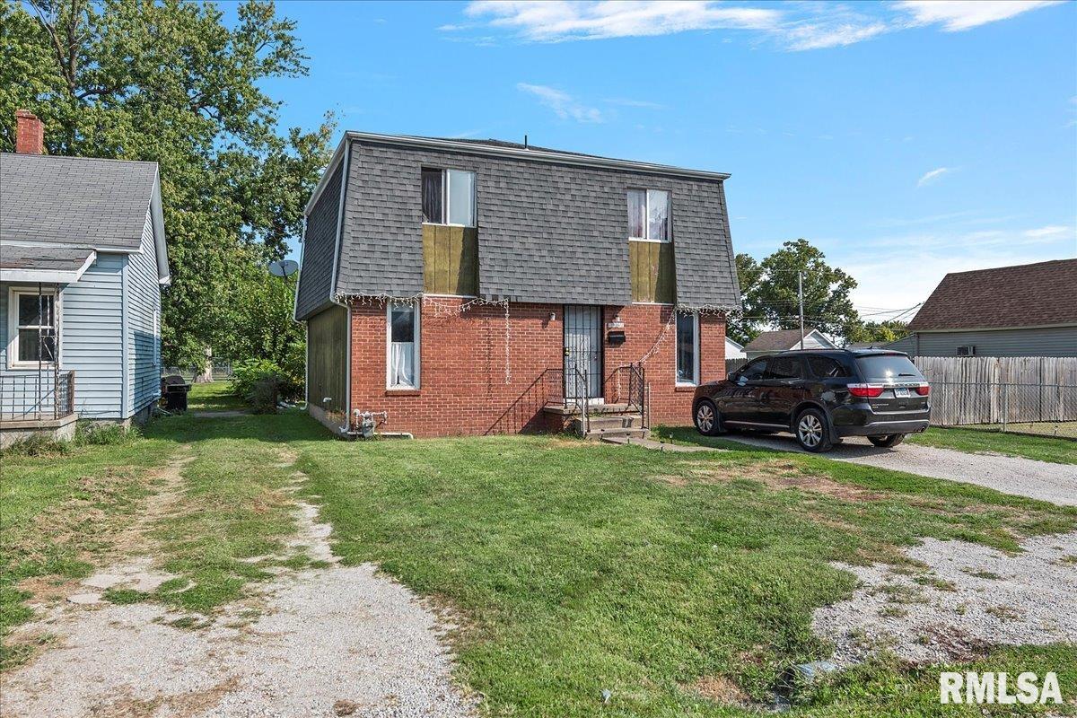 2215 East Cedar Street Springfield, IL 62703 - Photo 2 of 26