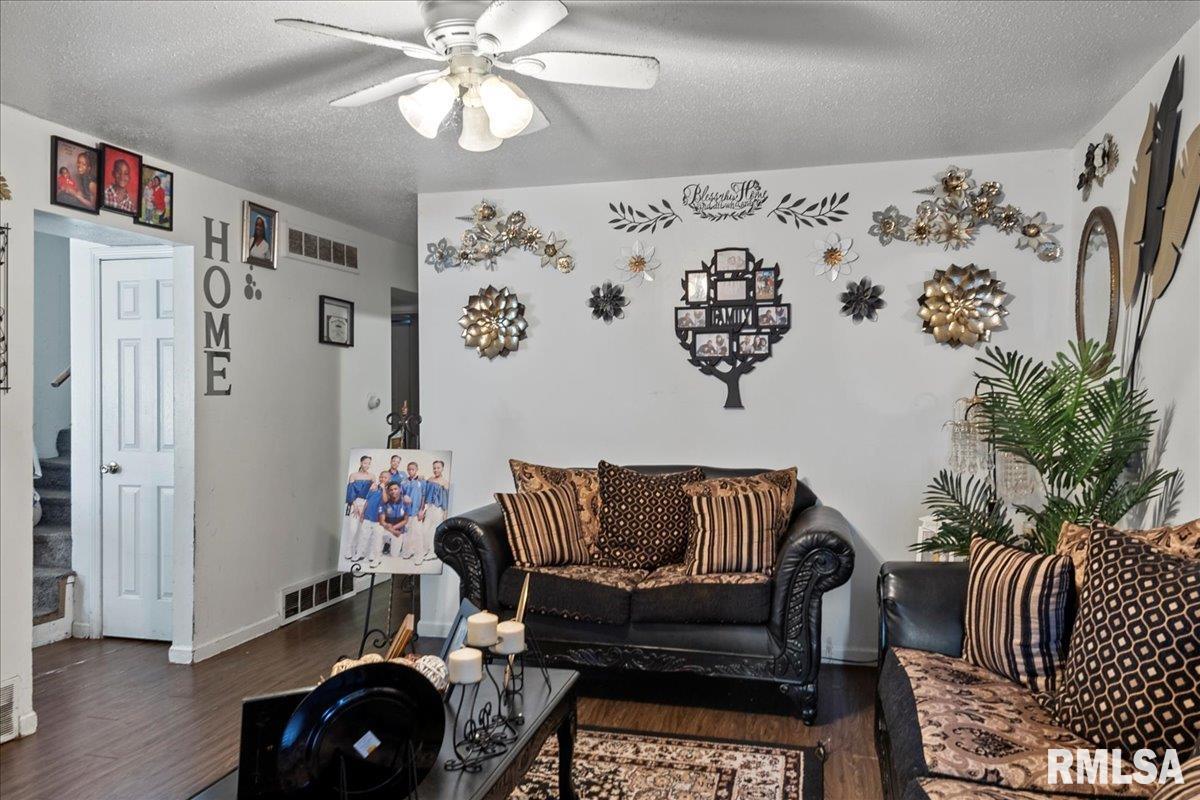 2215 East Cedar Street Springfield, IL 62703 - Photo 5 of 26