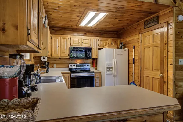 $625,000 | 3514 Olde Tyme Way, Sevierville, TN 37862