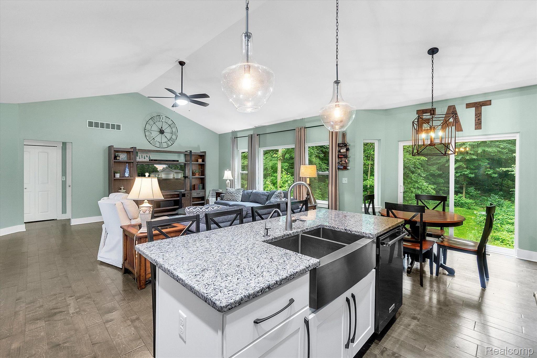5560 Hartland Road Fenton, MI 48430 - Photo 9 of 41 Gallery Image 9