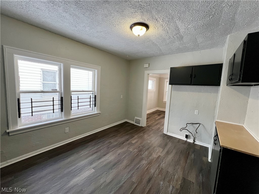 907 Rondel Road Cleveland, OH 44110 - Photo 14 of 36