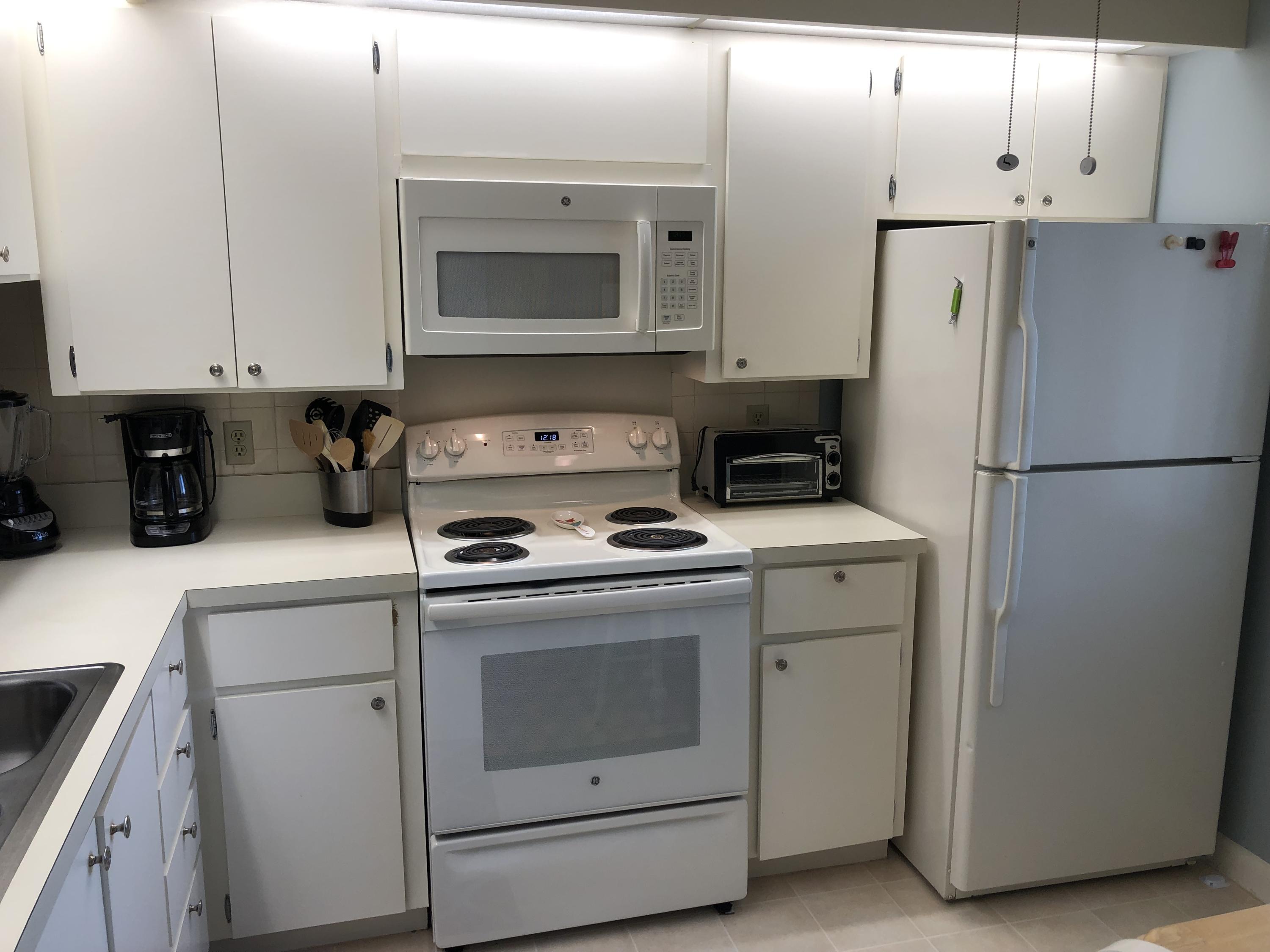 901 Seafarer Circle, Unit 401 Jupiter, FL 33477 - Photo 6 of 35 IMG_4891