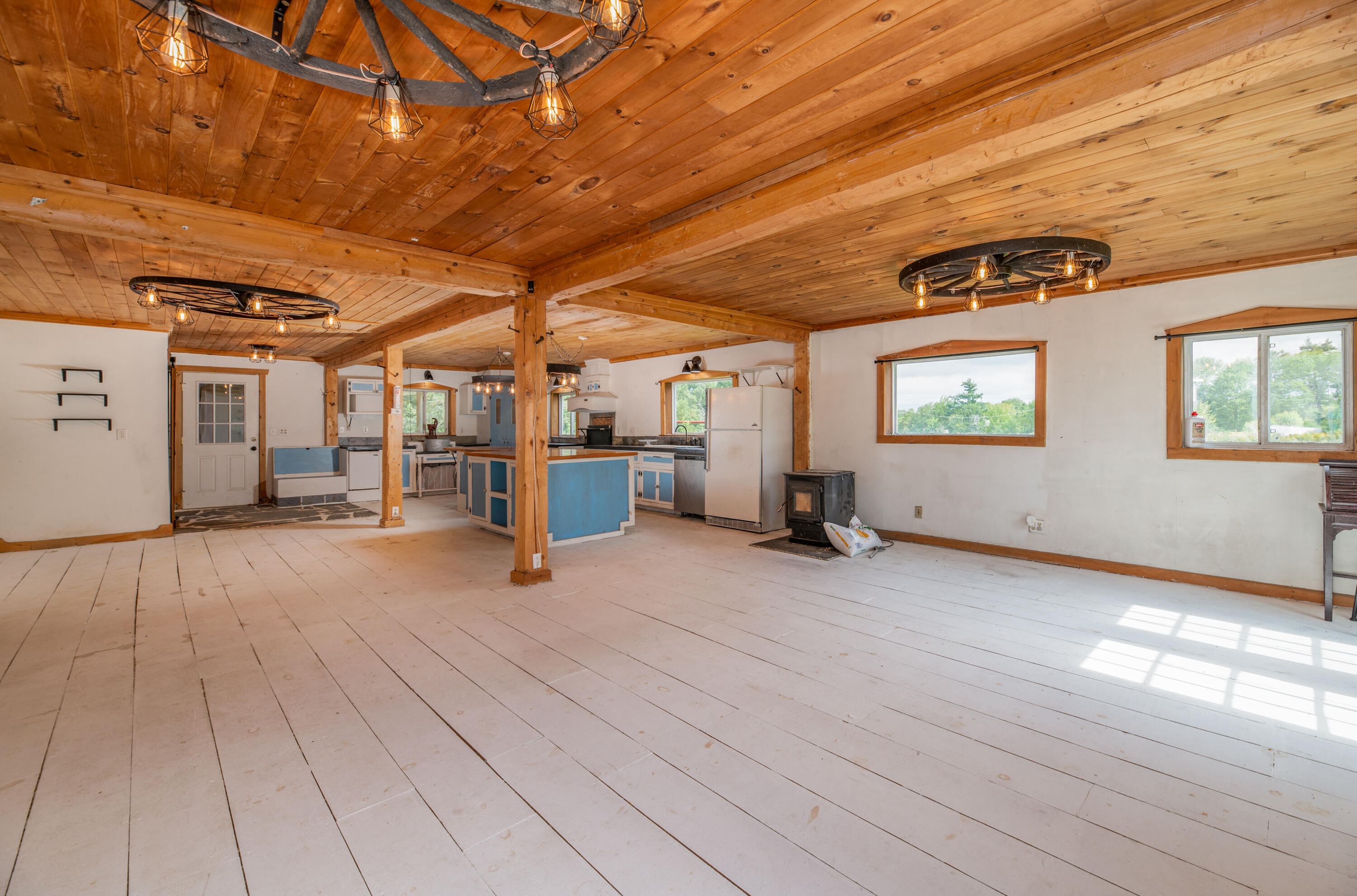 945 East Thorndike Road Thorndike, ME 04986 - Photo 17 of 44 Interior3