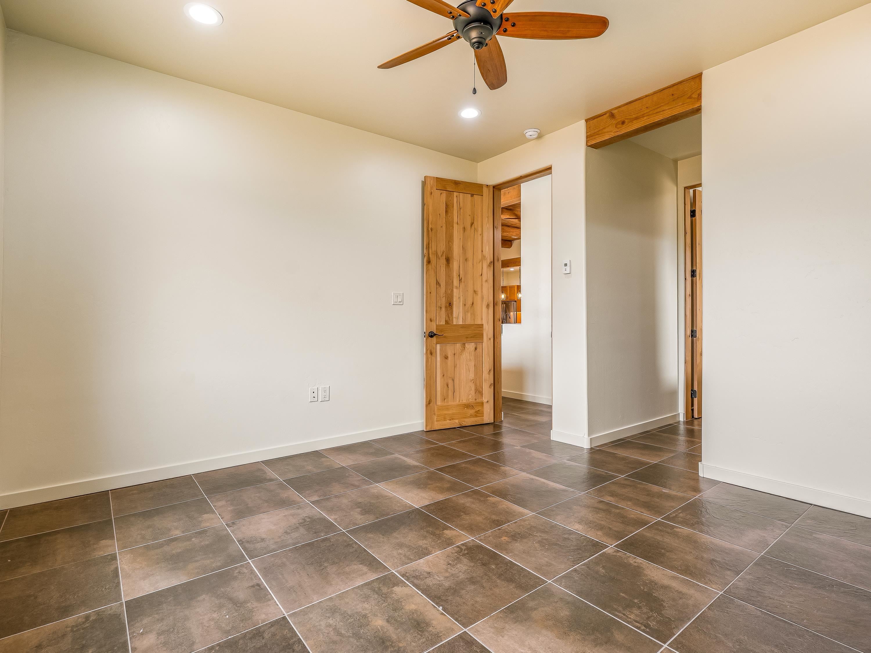 421 Este Es Road Taos, NM 87571 - Photo 25 of 30 Gallery Image 25