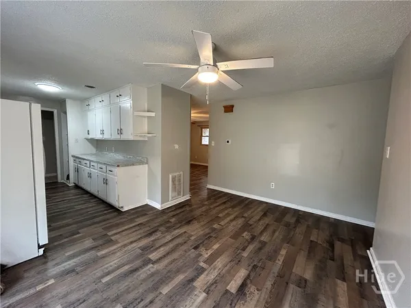 $2,500 | 321 Sharondale Road, Savannah, GA 31419