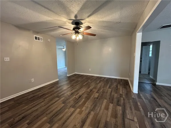 $2,500 | 321 Sharondale Road, Savannah, GA 31419