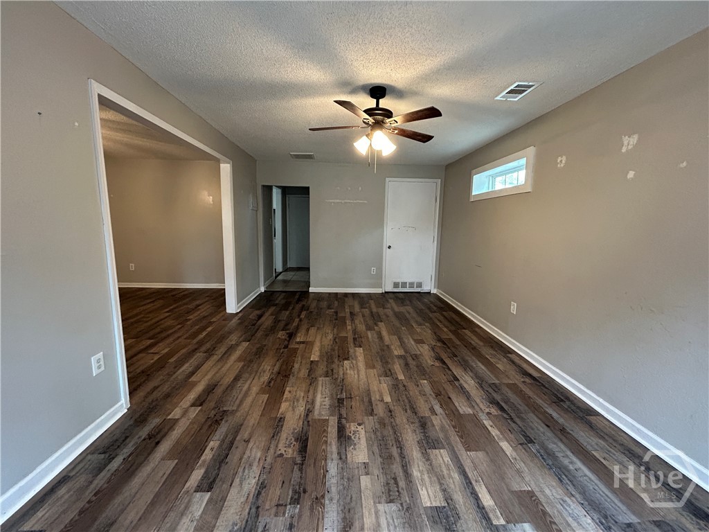 321 Sharondale Road Savannah, GA 31419 - Photo 5 of 27