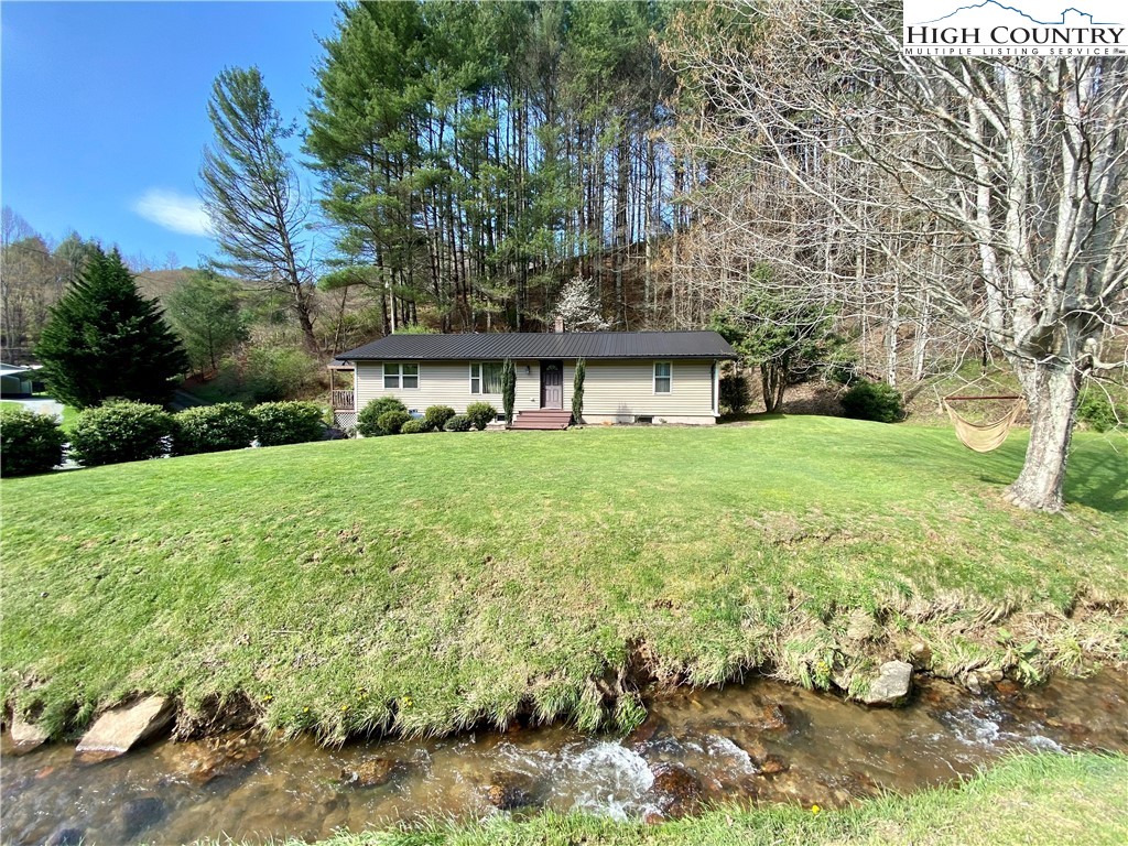 467 Laurel Branch Road Vilas, NC 28692 - Photo 3 of 23 Gallery Image 3