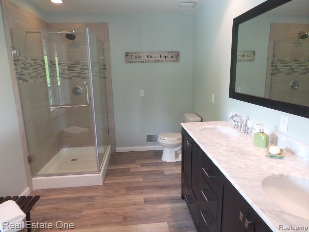 7286 Andersonville Road Clarkston, MI 48346 - Photo 12 of 30 So spacious!