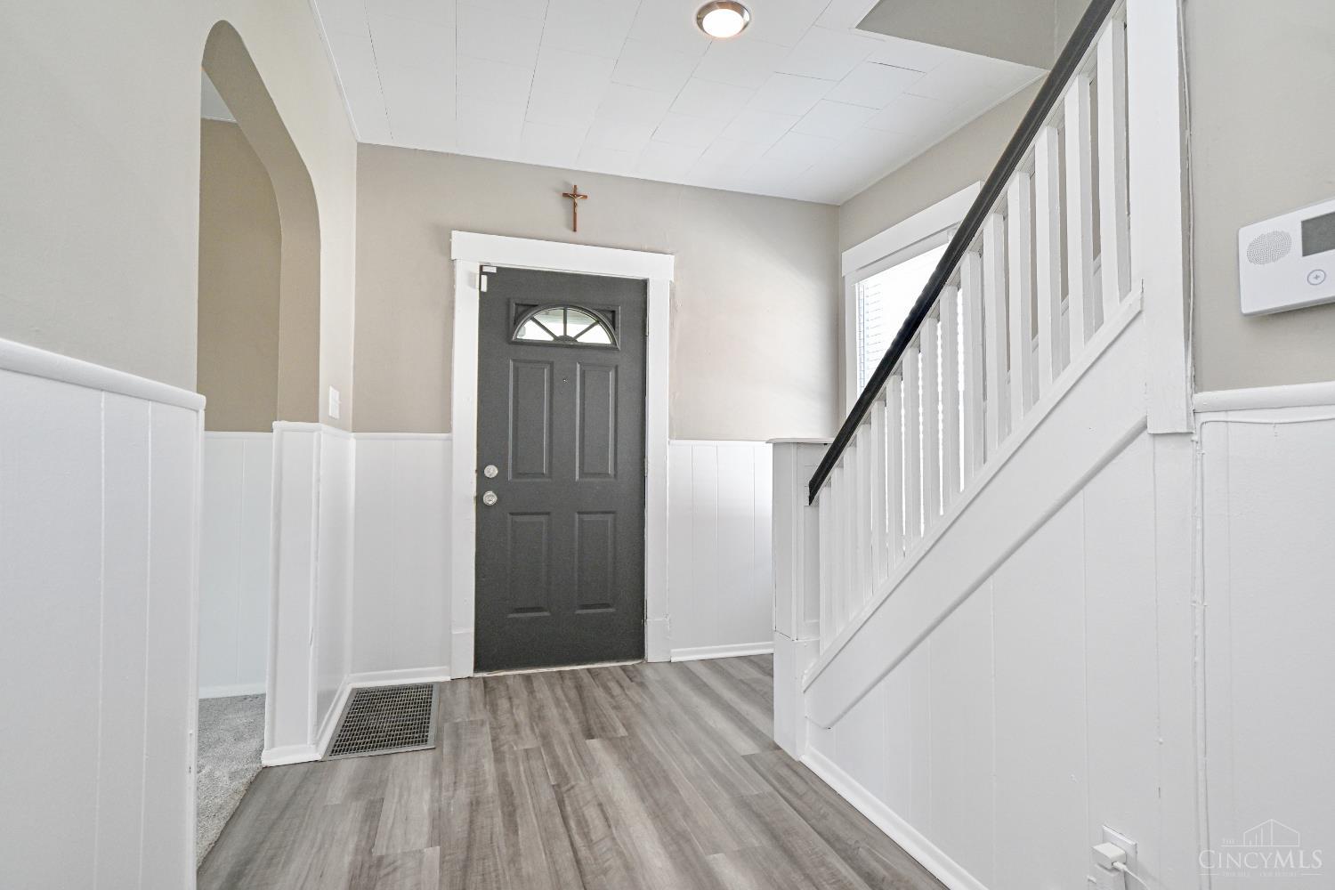 2364 Langdon Farm Road Cincinnati, OH 45237 - Photo 3 of 31