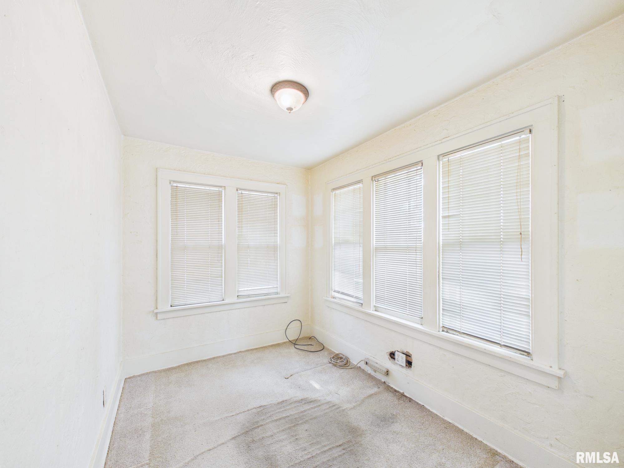 2229 South 6th Street Springfield, IL 62703 - Photo 2 of 19 Gallery Image 2