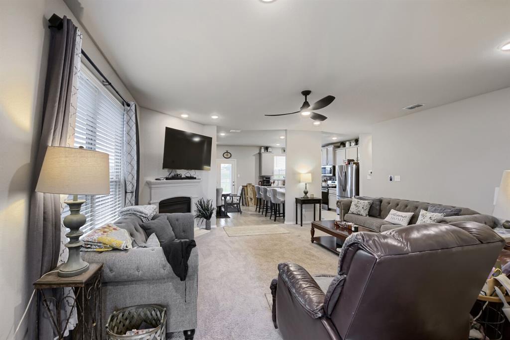 641 Godley Godley, TX 76044 - Photo 5 of 29