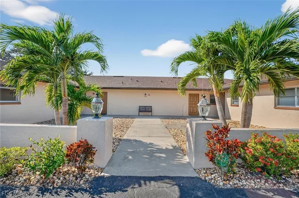 $1,225 | 630-636 Southeast 13th Place, Unit 2, Cape Coral, FL 33990