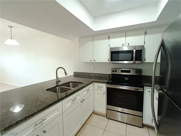 $1,225 | 630-636 Southeast 13th Place, Unit 2, Cape Coral, FL 33990