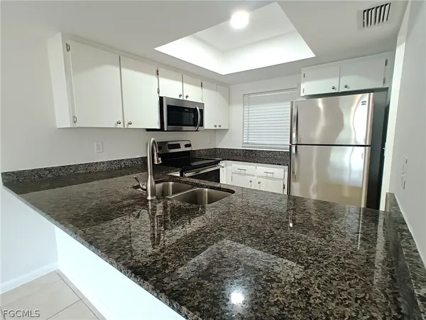 $1,225 | 630-636 Southeast 13th Place, Unit 2, Cape Coral, FL 33990
