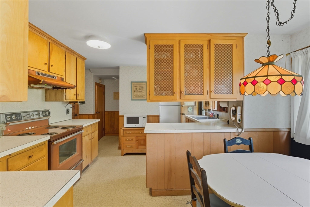 59 Charlotte Road Newton, MA 02459 - Photo 10 of 42