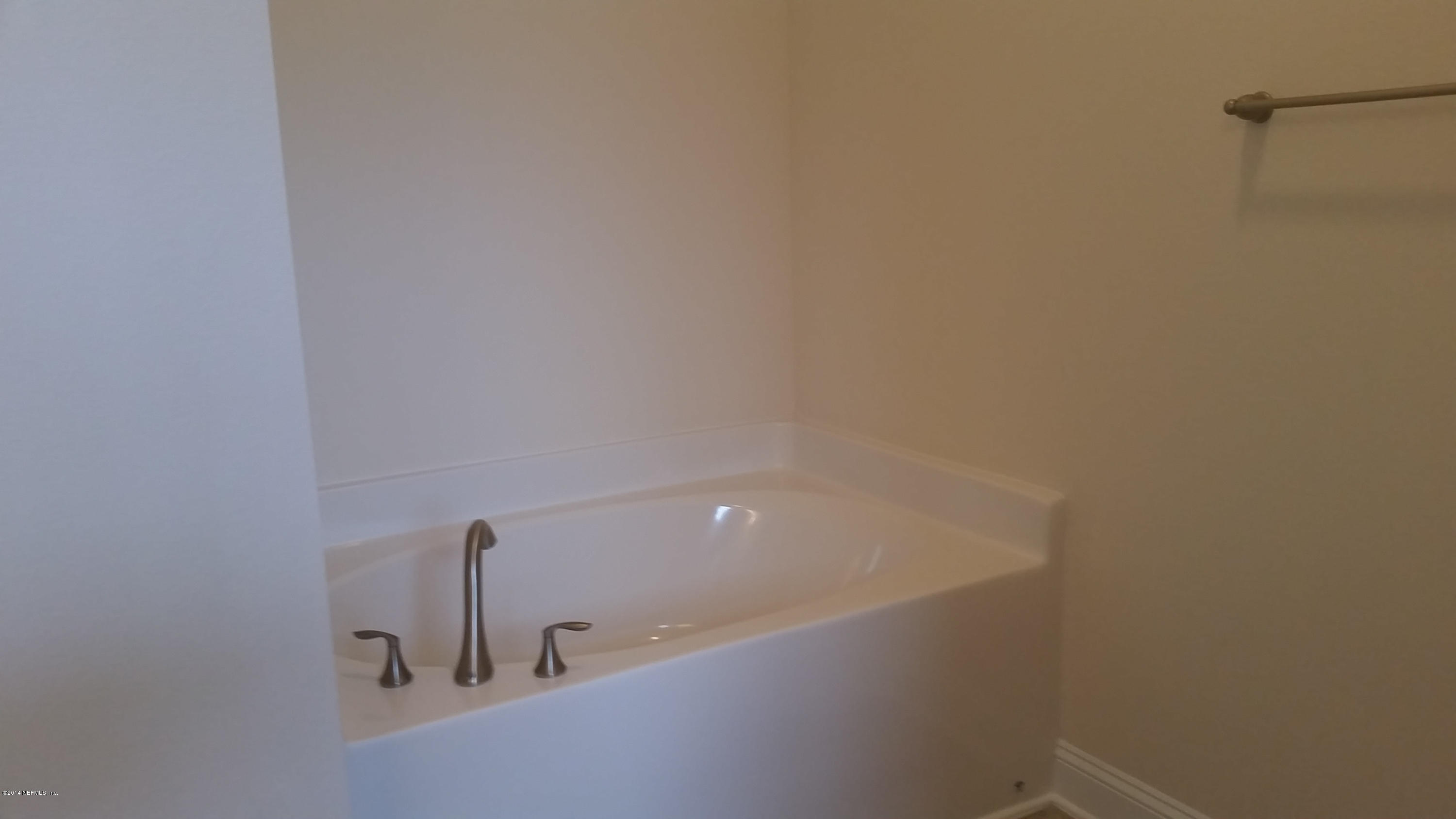 5828 Round Table Road Jacksonville, FL 32254 - Photo 8 of 15 20140731_145122