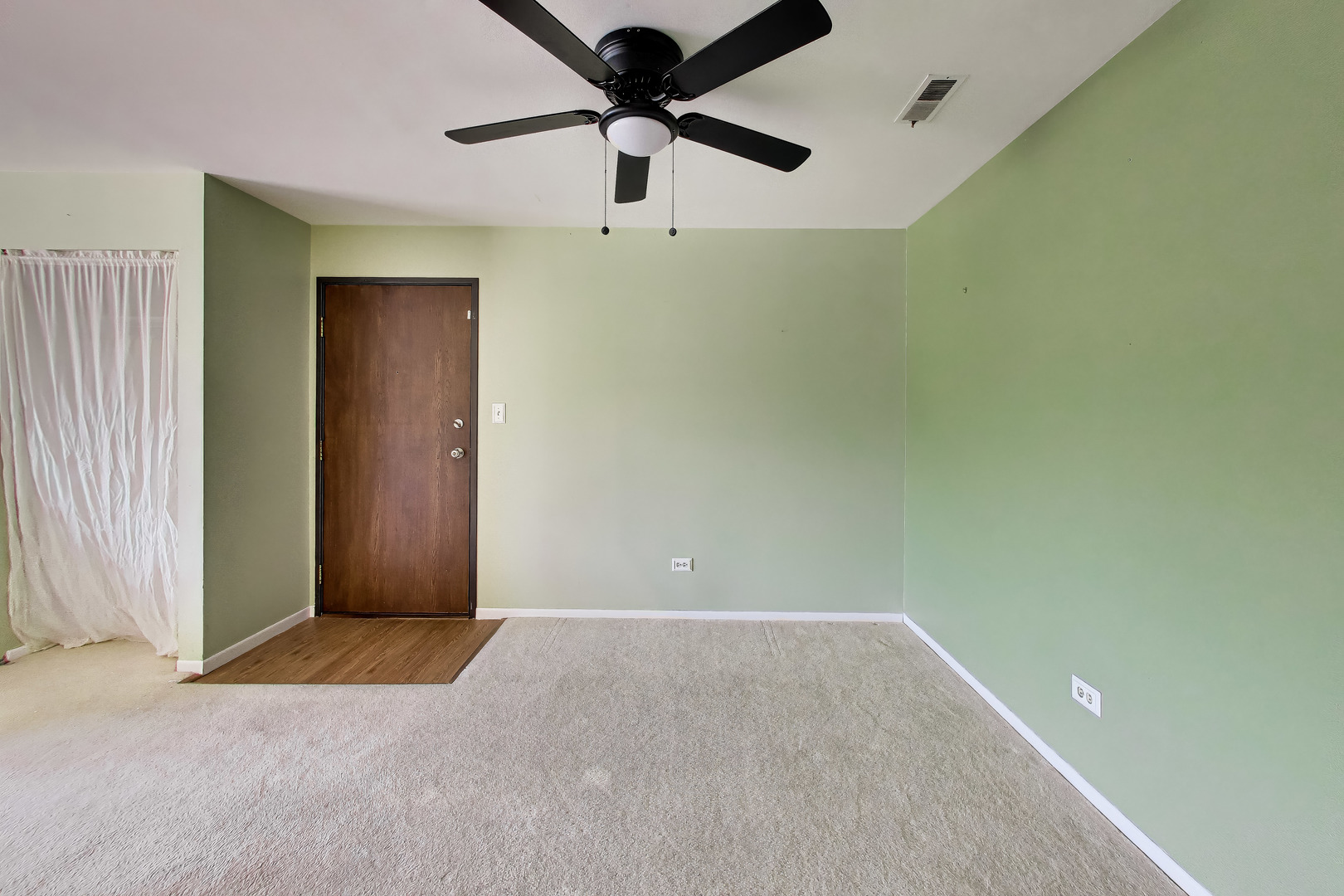 1440 Stonebridge Circle, Unit J12 Wheaton, IL 60189 - Photo 9 of 23