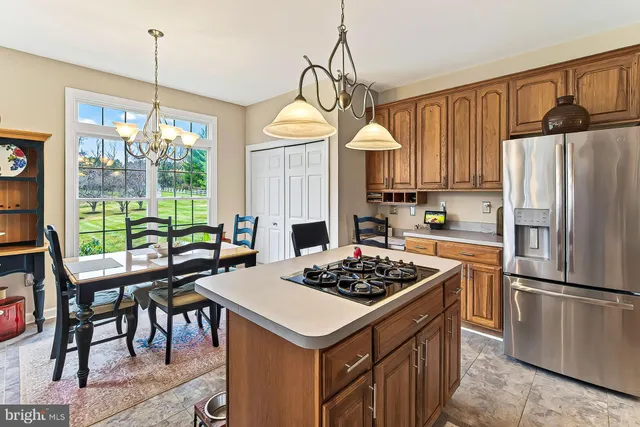 $999,000 | 39854 Canterfield Court, Lovettsville, VA 20180