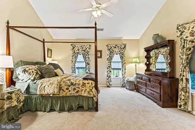 $999,000 | 39854 Canterfield Court, Lovettsville, VA 20180