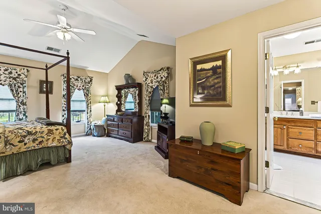 $999,000 | 39854 Canterfield Court, Lovettsville, VA 20180