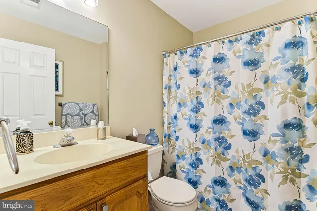 $999,000 | 39854 Canterfield Court, Lovettsville, VA 20180