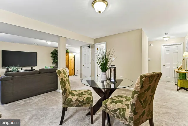 $999,000 | 39854 Canterfield Court, Lovettsville, VA 20180