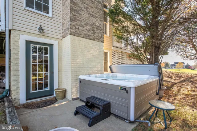 $999,000 | 39854 Canterfield Court, Lovettsville, VA 20180