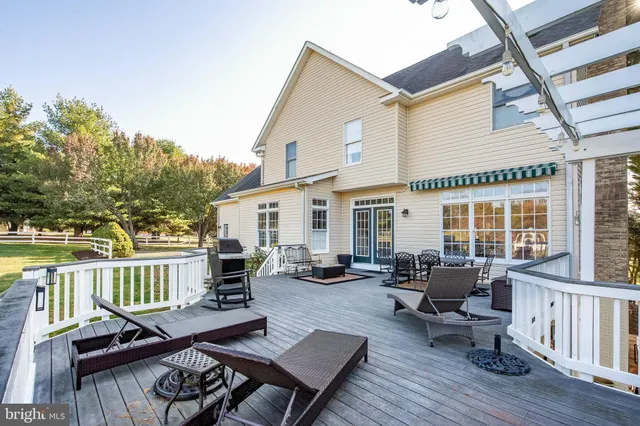 $999,000 | 39854 Canterfield Court, Lovettsville, VA 20180