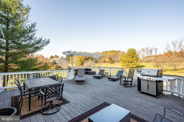 $999,000 | 39854 Canterfield Court, Lovettsville, VA 20180