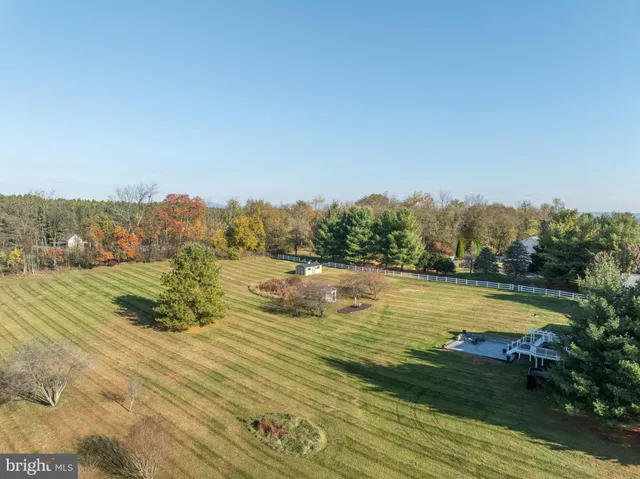 $999,000 | 39854 Canterfield Court, Lovettsville, VA 20180