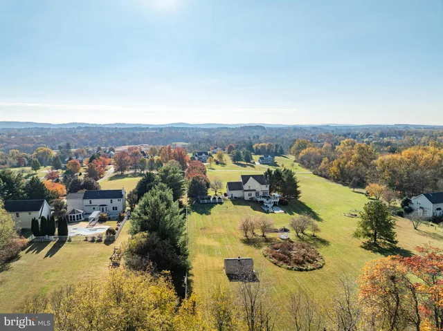 $999,000 | 39854 Canterfield Court, Lovettsville, VA 20180