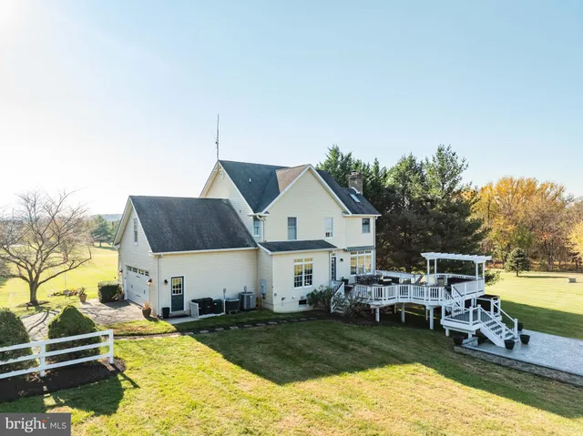 $999,000 | 39854 Canterfield Court, Lovettsville, VA 20180