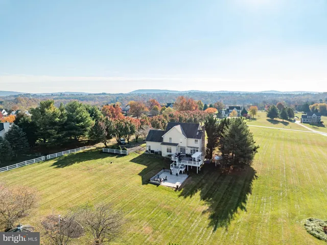 $999,000 | 39854 Canterfield Court, Lovettsville, VA 20180