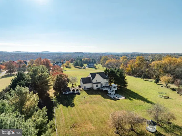 $999,000 | 39854 Canterfield Court, Lovettsville, VA 20180