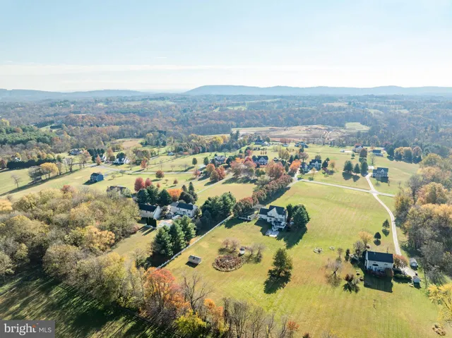 $999,000 | 39854 Canterfield Court, Lovettsville, VA 20180