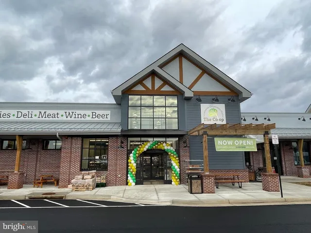 $999,000 | 39854 Canterfield Court, Lovettsville, VA 20180