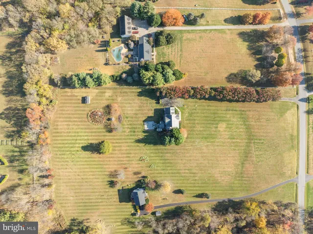 $999,000 | 39854 Canterfield Court, Lovettsville, VA 20180