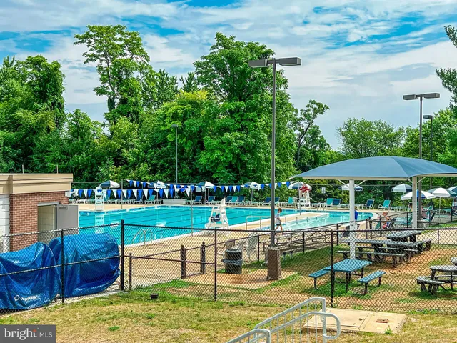 $999,000 | 39854 Canterfield Court, Lovettsville, VA 20180