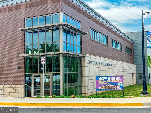 $999,000 | 39854 Canterfield Court, Lovettsville, VA 20180